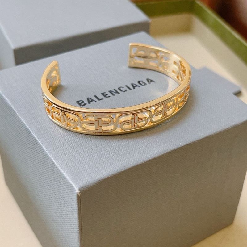 Ba1en*iaga bracelets